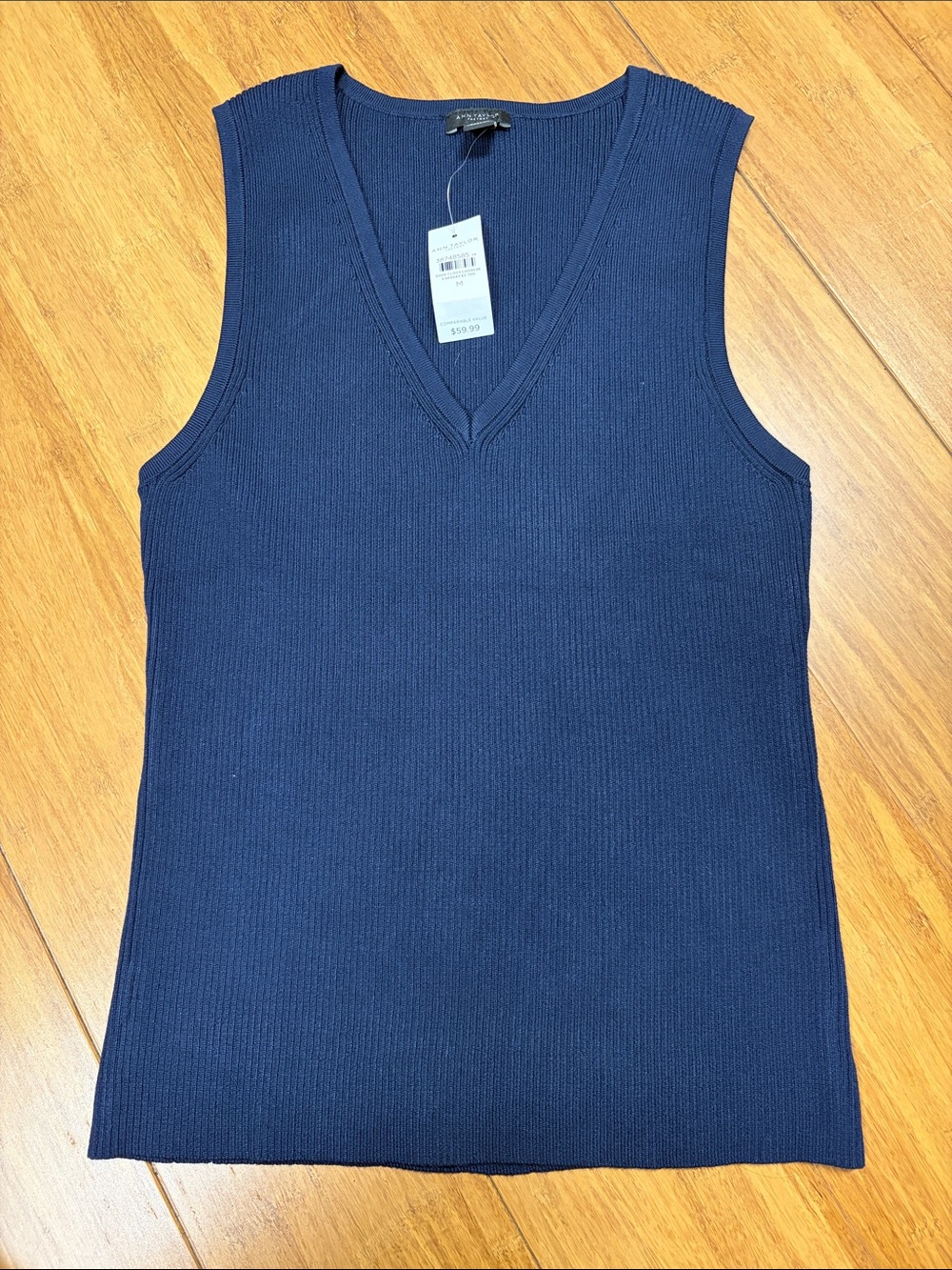 NWT Ann Taylor Sleeveless V-Neck Ribbed Knit Navy Tank Top size Medium